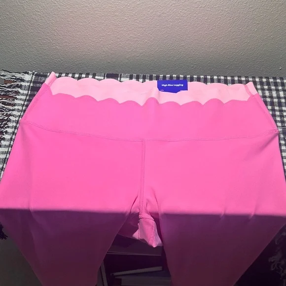 Pink Scalloped Waist Capri Leggings NWT by Joy Lab - Picture 4 of 7